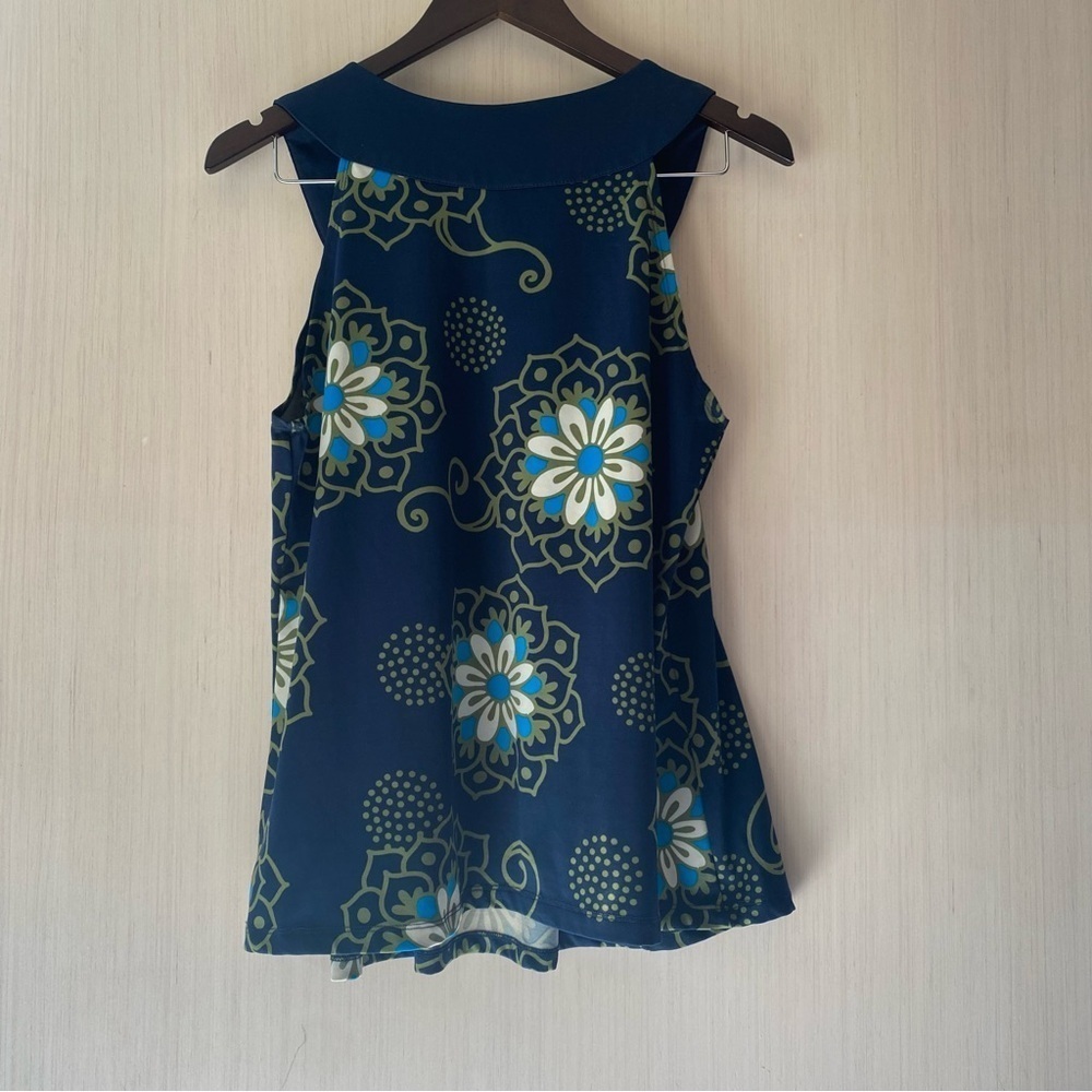Belle du Jour Women’s Floral Navy Lightweight Stretch Tank Size Large - Picture 2 of 8